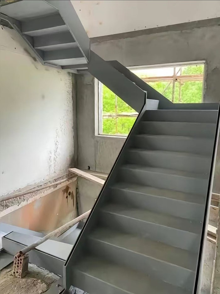 烟台阁楼楼梯