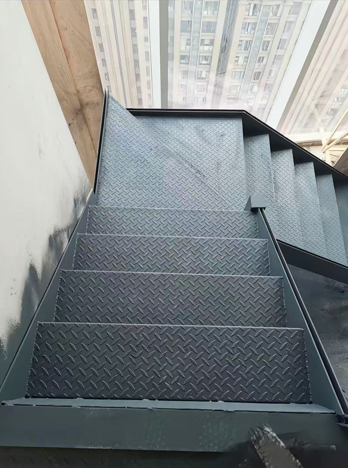 烟台阁楼楼梯