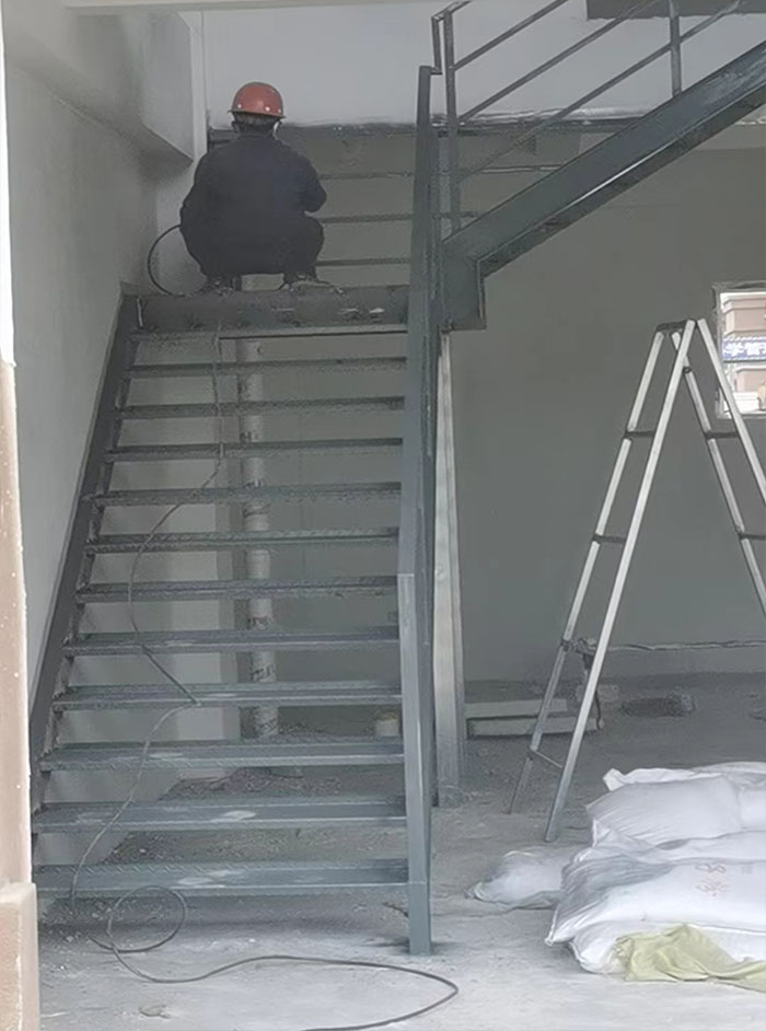 烟台钢结构楼梯